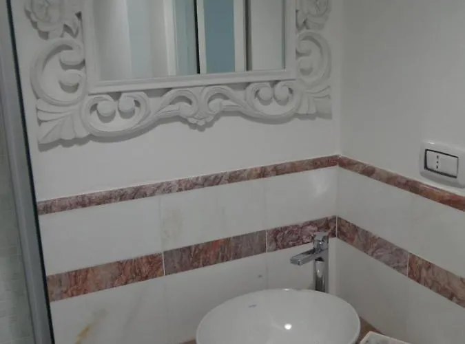 L'aurora לינה וארוחת בוקר 4*